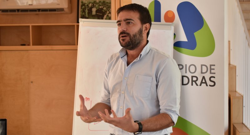 Taller ciclo de formación de capacidades en el Centro Cultural Carlitos de Las Piedras Taller ciclo de formación de capacidades en el Centro Cultural Carlitos de Las Piedras
