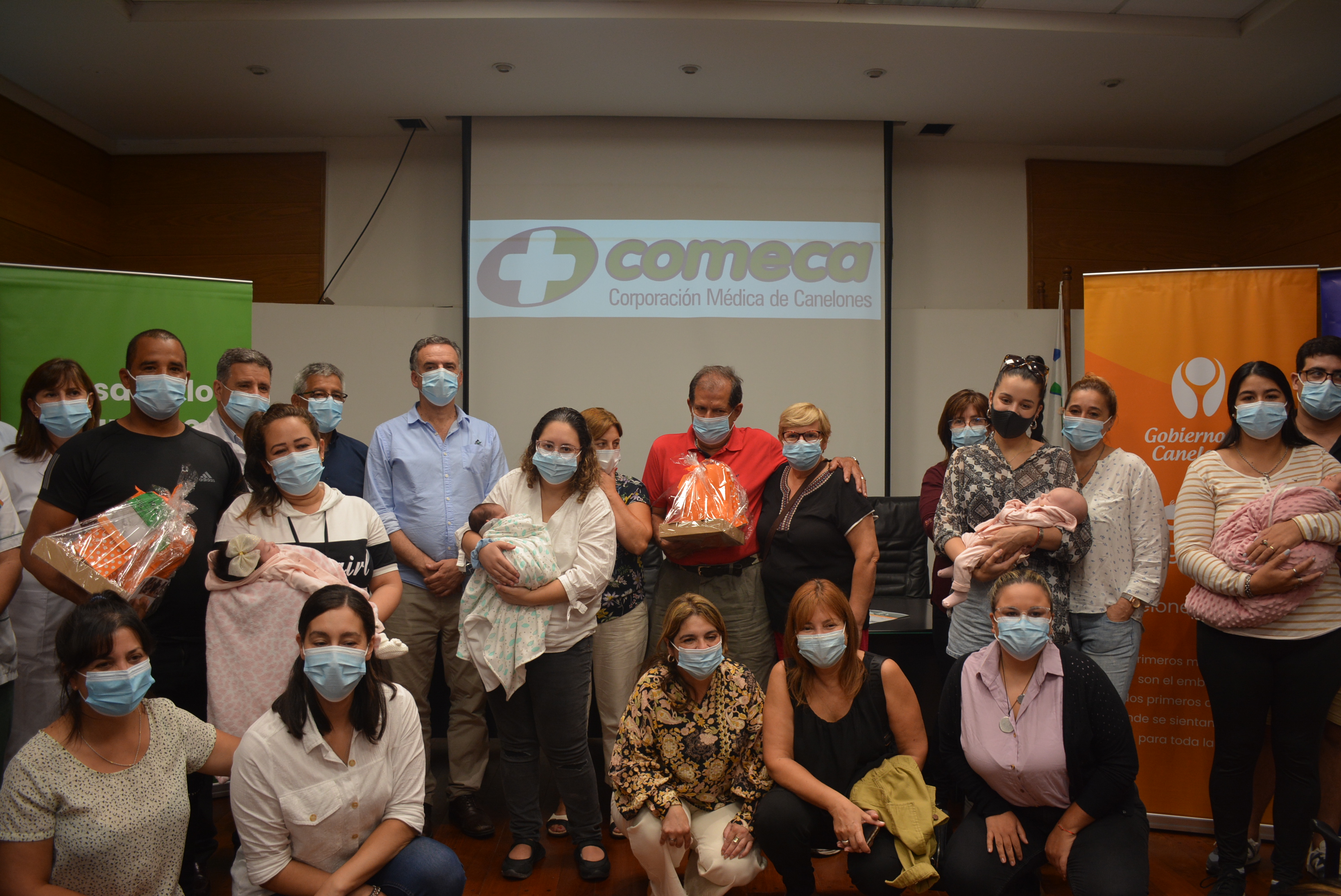Intendente Orsi participó de entrega de kits de acompañamiento y bienvenida en el área de maternidad de Comeca, en el marco del programa 1000 días de igualdad Intendente Orsi participó de entrega de kits de acompañamiento y bienvenida en el área de maternidad de Comeca, en el marco del programa 1000 días de igualdad