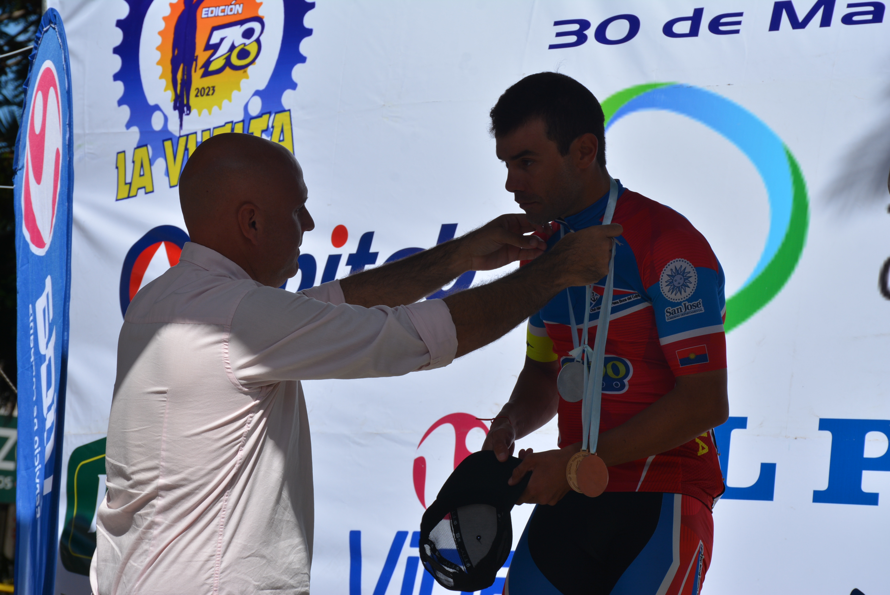 Vuelta Ciclista 2023: llegada de la primera etapa y podio en ciudad de Canelones Vuelta Ciclista 2023: llegada de la primera etapa y podio en ciudad de Canelones