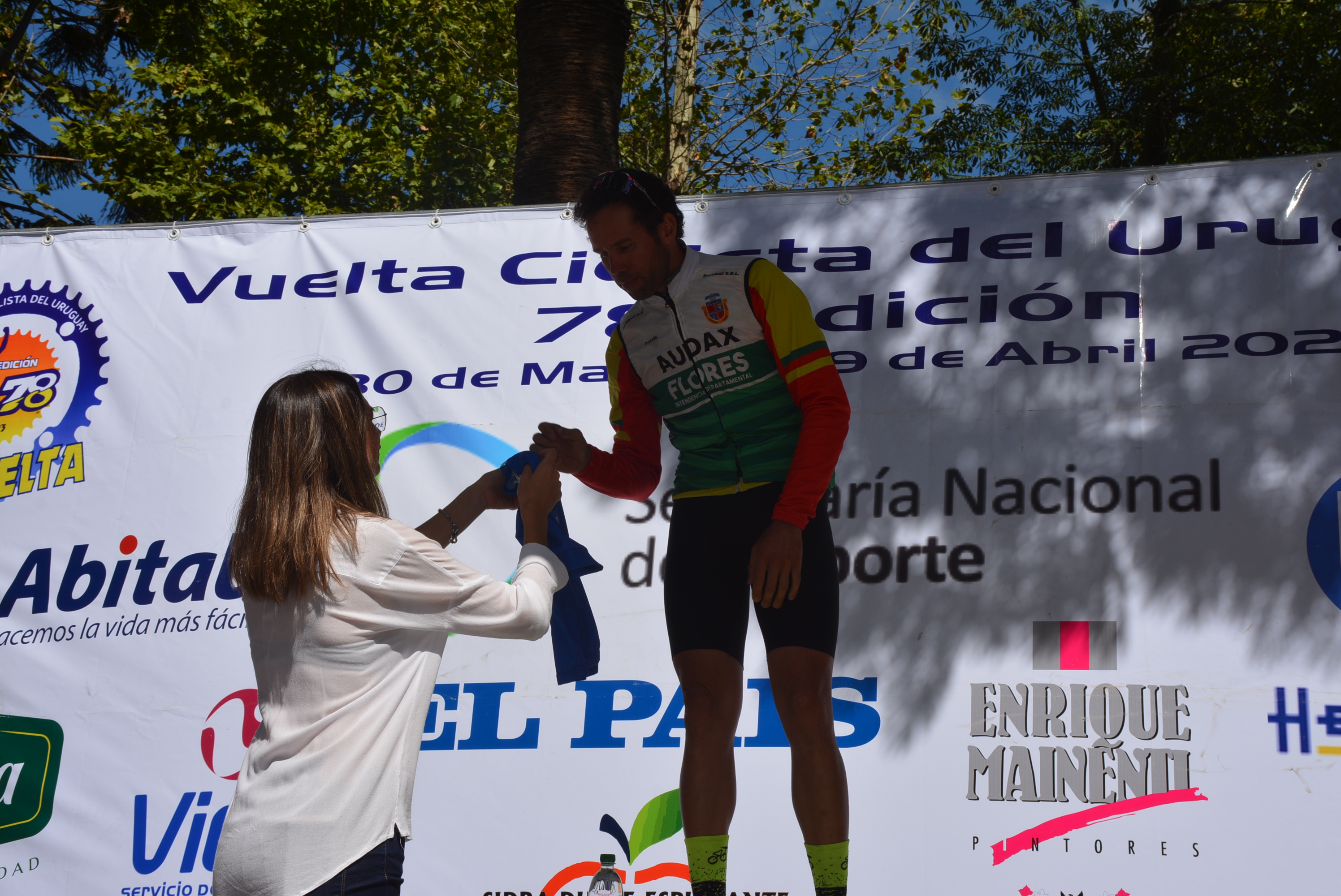 Vuelta Ciclista 2023: llegada de la primera etapa y podio en ciudad de Canelones Vuelta Ciclista 2023: llegada de la primera etapa y podio en ciudad de Canelones
