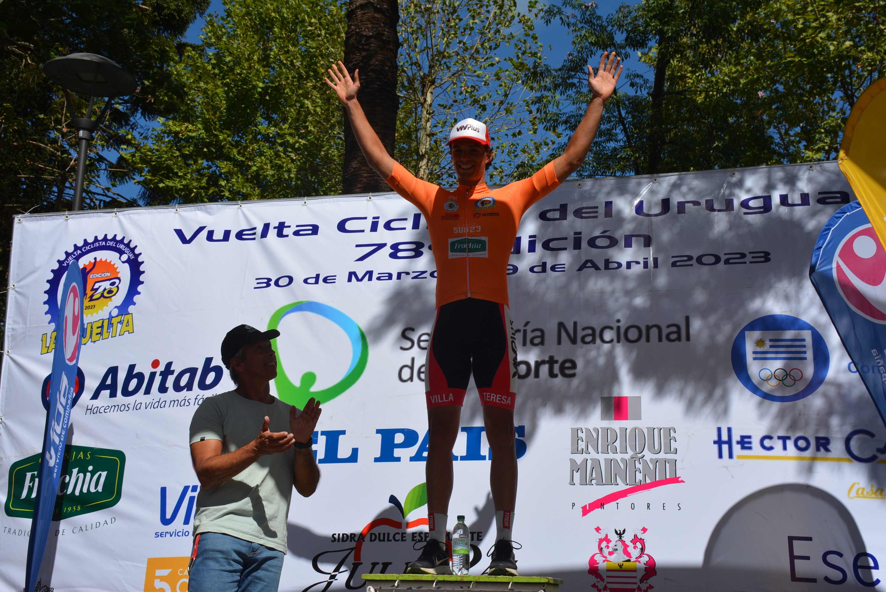 Vuelta Ciclista 2023: llegada de la primera etapa y podio en ciudad de Canelones Vuelta Ciclista 2023: llegada de la primera etapa y podio en ciudad de Canelones