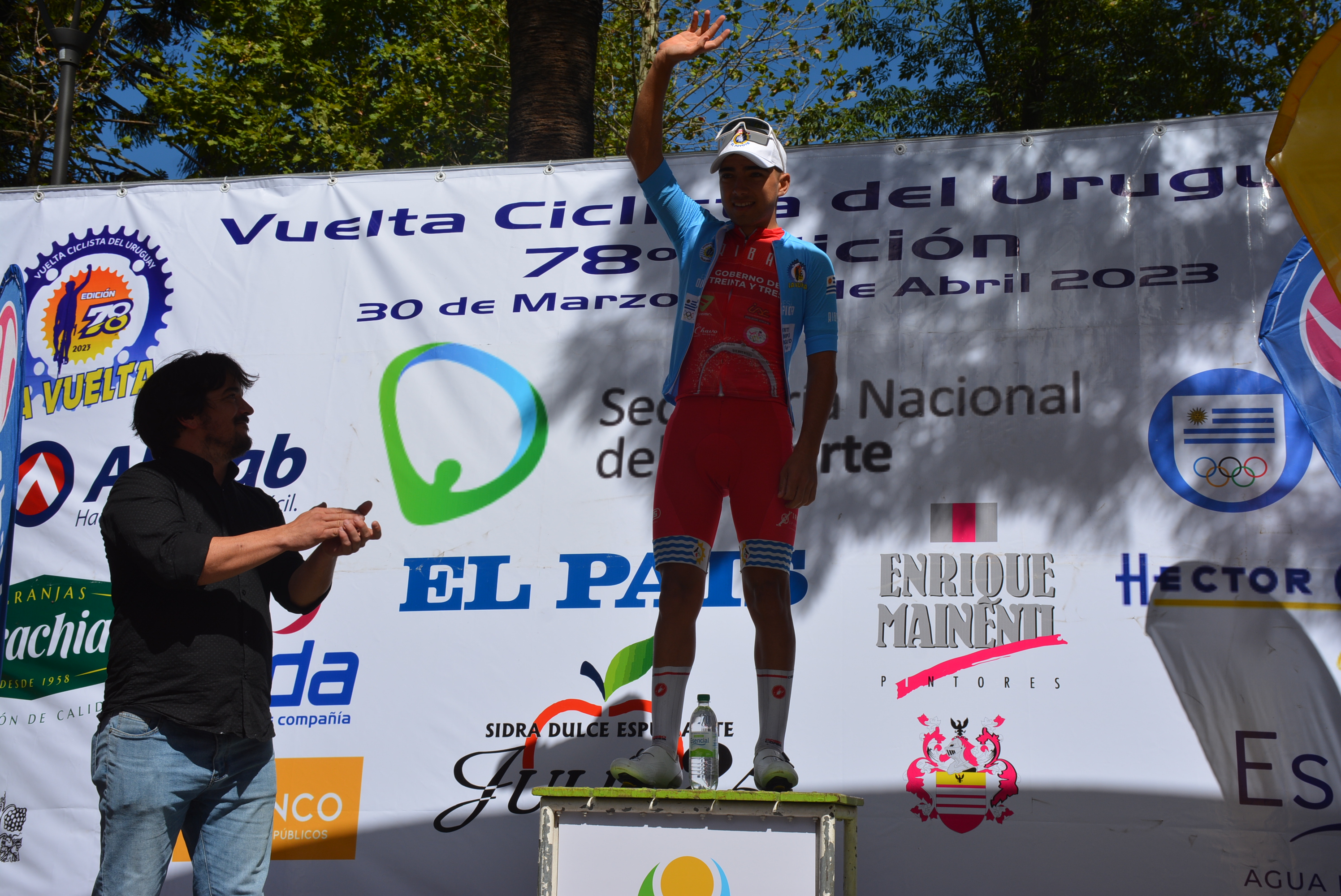 Vuelta Ciclista 2023: llegada de la primera etapa y podio en ciudad de Canelones Vuelta Ciclista 2023: llegada de la primera etapa y podio en ciudad de Canelones