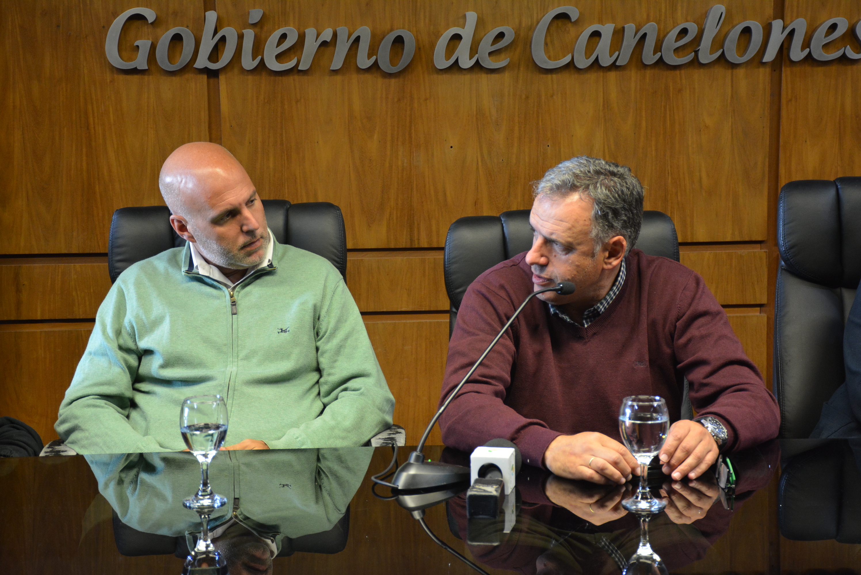 Secretario General, Dr. Esc. Francisco Legnani y el Intendente de Canelones, Prof. Yamandú Orsi, en el lanzamiento del Día Nacional del Trabajador y la Trabajadora Rural, que se celebrará en Canelones. Secretario General, Dr. Esc. Francisco Legnani y el Intendente de Canelones, Prof. Yamandú Orsi, en el lanzamiento del Día Nacional del Trabajador y la Trabajadora Rural, que se celebrará en Canelones.