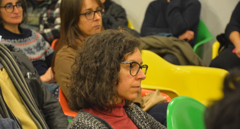 La Directora de Acondicionamiento Urbano, María Eugenia González, en la presentación del libro Materialidad y Memoria, estudios sobre siete espacios represivos de Canelones y Montevideo, en la Sala Beto Satragni del Complejo Cultural Politeama de Canelones. La Directora de Acondicionamiento Urbano, María Eugenia González, en la presentación del libro Materialidad y Memoria, estudios sobre siete espacios represivos de Canelones y Montevideo, en la Sala Beto Satragni del Complejo Cultural Politeama de Canelones.