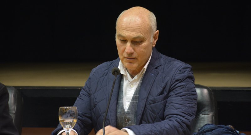 El abogado y docente Germán Aller,  en el conversatorio Los nuevos desafíos en la prevención del delito, en la Sala Lumiére de la ciudad de Canelones.