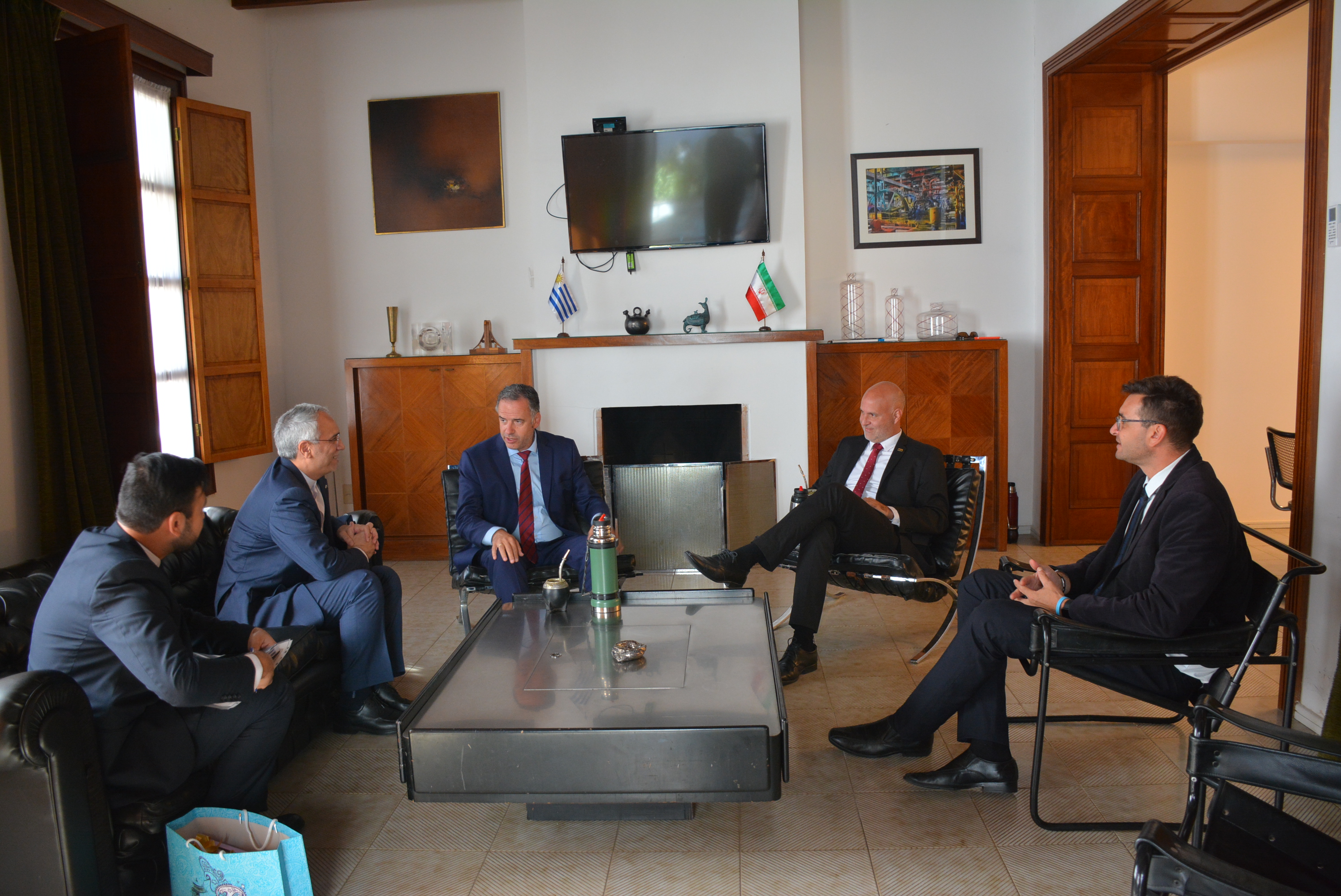 Intendente Orsi recibió al Embajador de la República Islámica de Irán en Uruguay, Javad Heidari Intendente Orsi recibió al Embajador de la República Islámica de Irán en Uruguay, Javad Heidari
