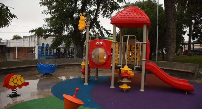Sauce celebró la inauguración de las obras de remodelación de su plaza principal Sauce celebró la inauguración de las obras de remodelación de su plaza principal