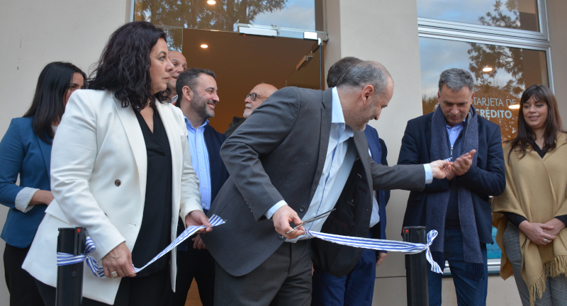 El Intendente Orsi participó de la inauguración del nuevo local de Anda Canelones El Intendente Orsi participó de la inauguración del nuevo local de Anda Canelones