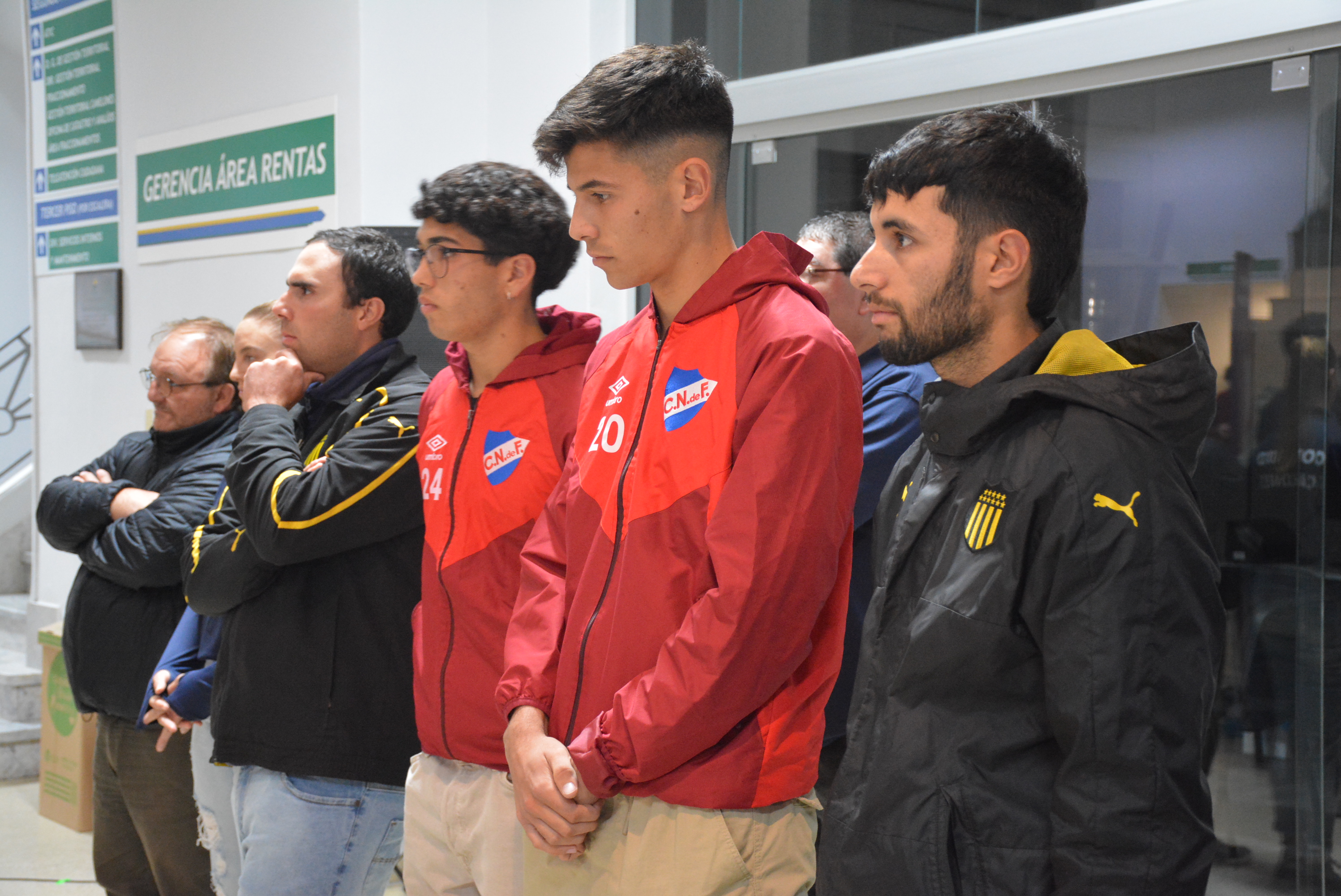 Se lanzó la campaña de recolección de abrigos Invierno Solidario - ¡Al frío le ganamos entre todos! Se lanzó la campaña de recolección de abrigos Invierno Solidario - ¡Al frío le ganamos entre todos!