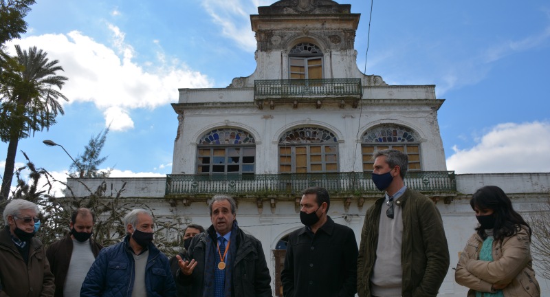 Palacio Lacueva - Santa Lucía