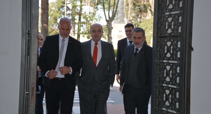 El Secretario General de la Intendencia de Canelones, Dr. Esc. Francisco Legnani, recibió al Embajador de la República Federativa de Brasil en Uruguay, Marcos Leal Raposo Lopes, en el Palacio Municipal El Secretario General de la Intendencia de Canelones, Dr. Esc. Francisco Legnani, recibió al Embajador de la República Federativa de Brasil en Uruguay, Marcos Leal Raposo Lopes, en el Palacio Municipal
