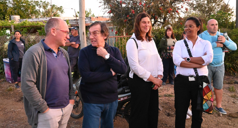 El Municipio de Canelones inauguró nuevas luminarias de tecnología LED El Municipio de Canelones inauguró nuevas luminarias de tecnología LED
