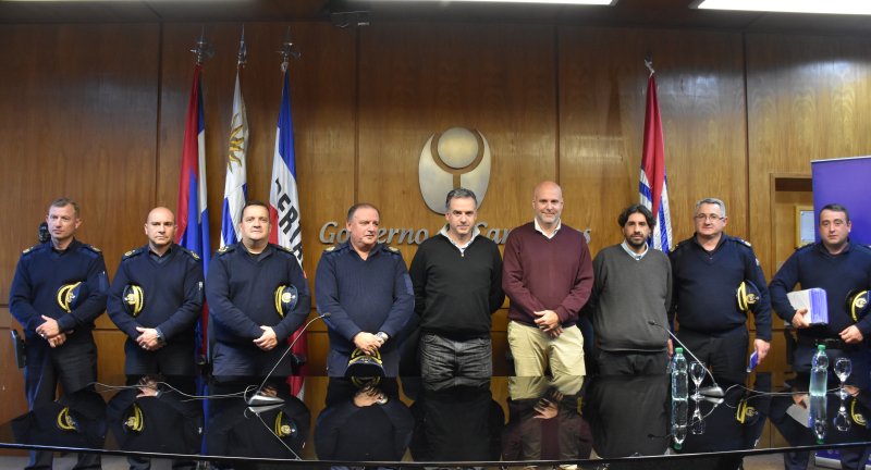 Autoridades del Gobierno de Canelones y de la Jefatura de Policía de Canelones Autoridades del Gobierno de Canelones y de la Jefatura de Policía de Canelones