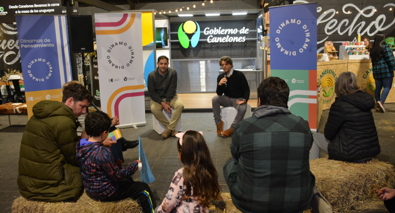 Charla sobre Industrias Creativas en Canelones, que se llevó a cabo en el Pabellón de Canelones de la Expo Prado 2022. Charla sobre Industrias Creativas en Canelones, que se llevó a cabo en el Pabellón de Canelones de la Expo Prado 2022.