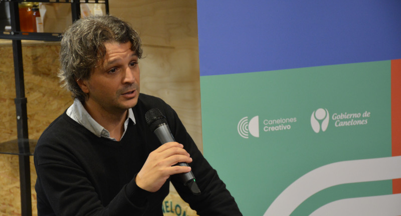 El Director de Desarrollo Industrial de la Intendencia de Canelones, Martín Mercado, en la charla sobre Industrias Creativas en Canelones, que se llevó a cabo en el Pabellón de Canelones de la Expo Prado 2022. El Director de Desarrollo Industrial de la Intendencia de Canelones, Martín Mercado, en la charla sobre Industrias Creativas en Canelones, que se llevó a cabo en el Pabellón de Canelones de la Expo Prado 2022.