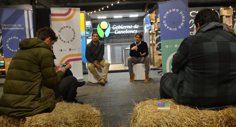 Charla sobre Industrias Creativas en Canelones, que se llevó a cabo en el Pabellón de Canelones de la Expo Prado 2022. Charla sobre Industrias Creativas en Canelones, que se llevó a cabo en el Pabellón de Canelones de la Expo Prado 2022.