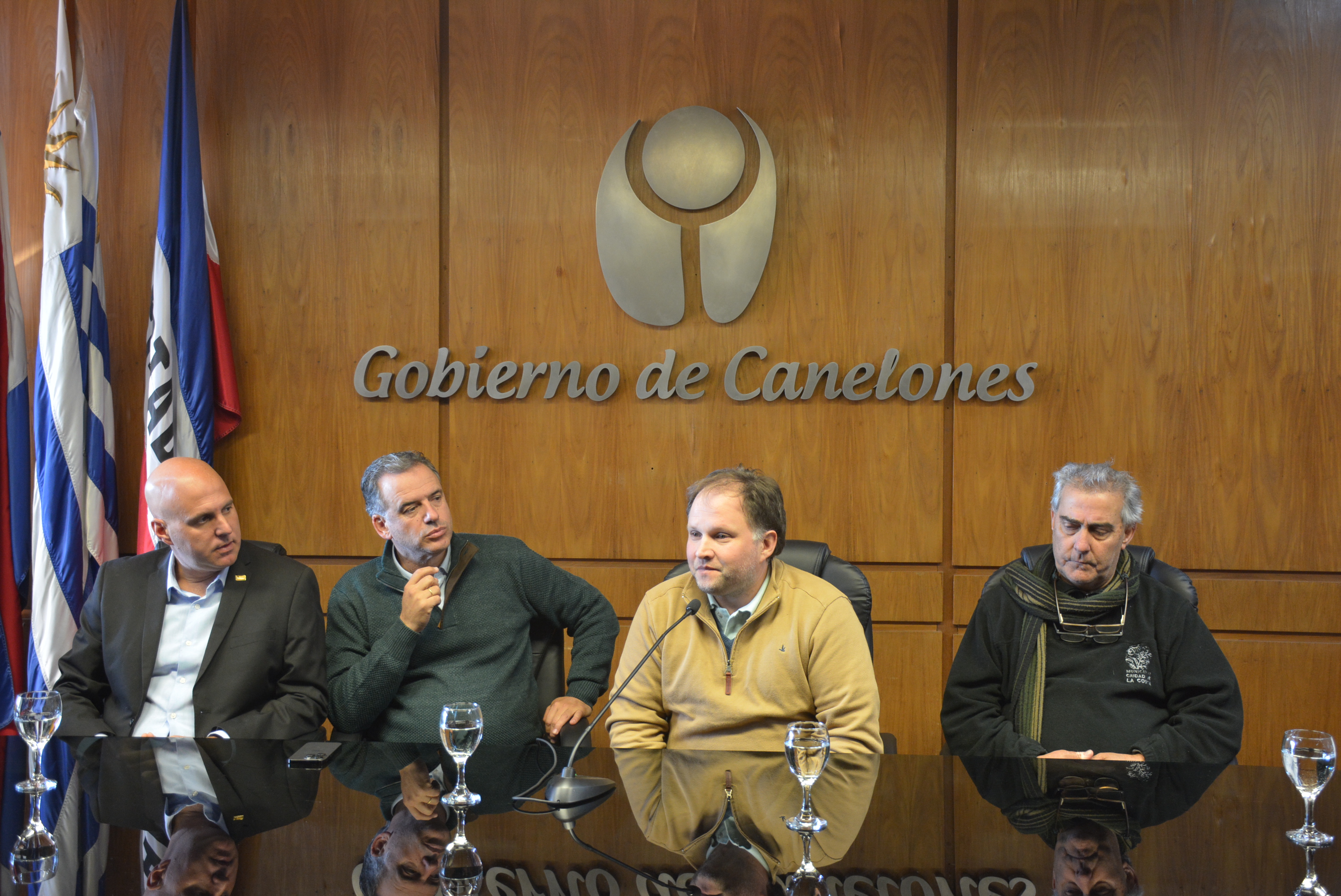 Intendencia y ADEOM Canelones firmaron acuerdo de actuación para el desarrollo del Programa de prevención de consumo de alcohol y otras drogas Intendencia y ADEOM Canelones firmaron acuerdo de actuación para el desarrollo del Programa de prevención de consumo de alcohol y otras drogas