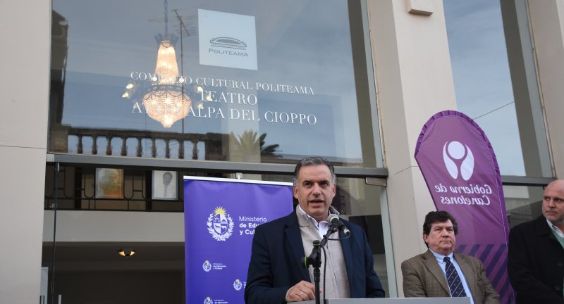 Intendente de Canelones, Yamandú Orsi, en la declaración del Complejo Cultural Politeama como patrimonio histórico nacional. Intendente de Canelones, Yamandú Orsi, en la declaración del Complejo Cultural Politeama como patrimonio histórico nacional.