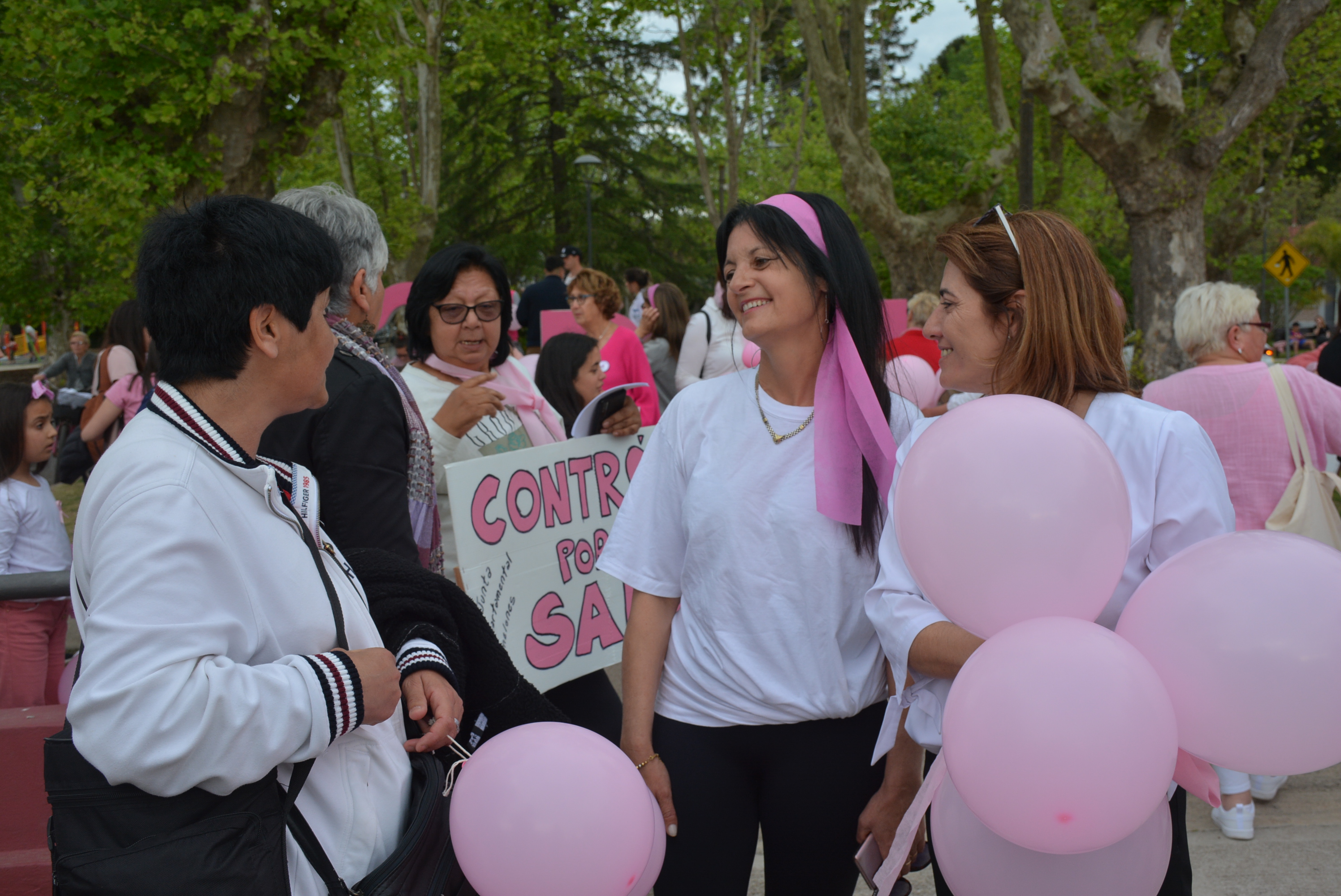 Canelones marchó en conmemoración del Día Mundial de Lucha Contra el Cáncer de Mama Canelones marchó en conmemoración del Día Mundial de Lucha Contra el Cáncer de Mama
