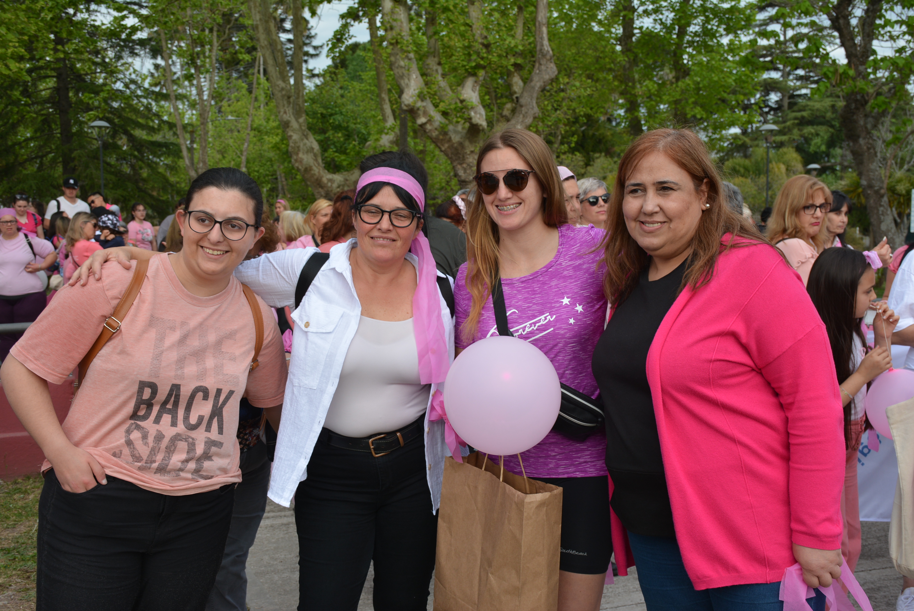 Canelones marchó en conmemoración del Día Mundial de Lucha Contra el Cáncer de Mama Canelones marchó en conmemoración del Día Mundial de Lucha Contra el Cáncer de Mama