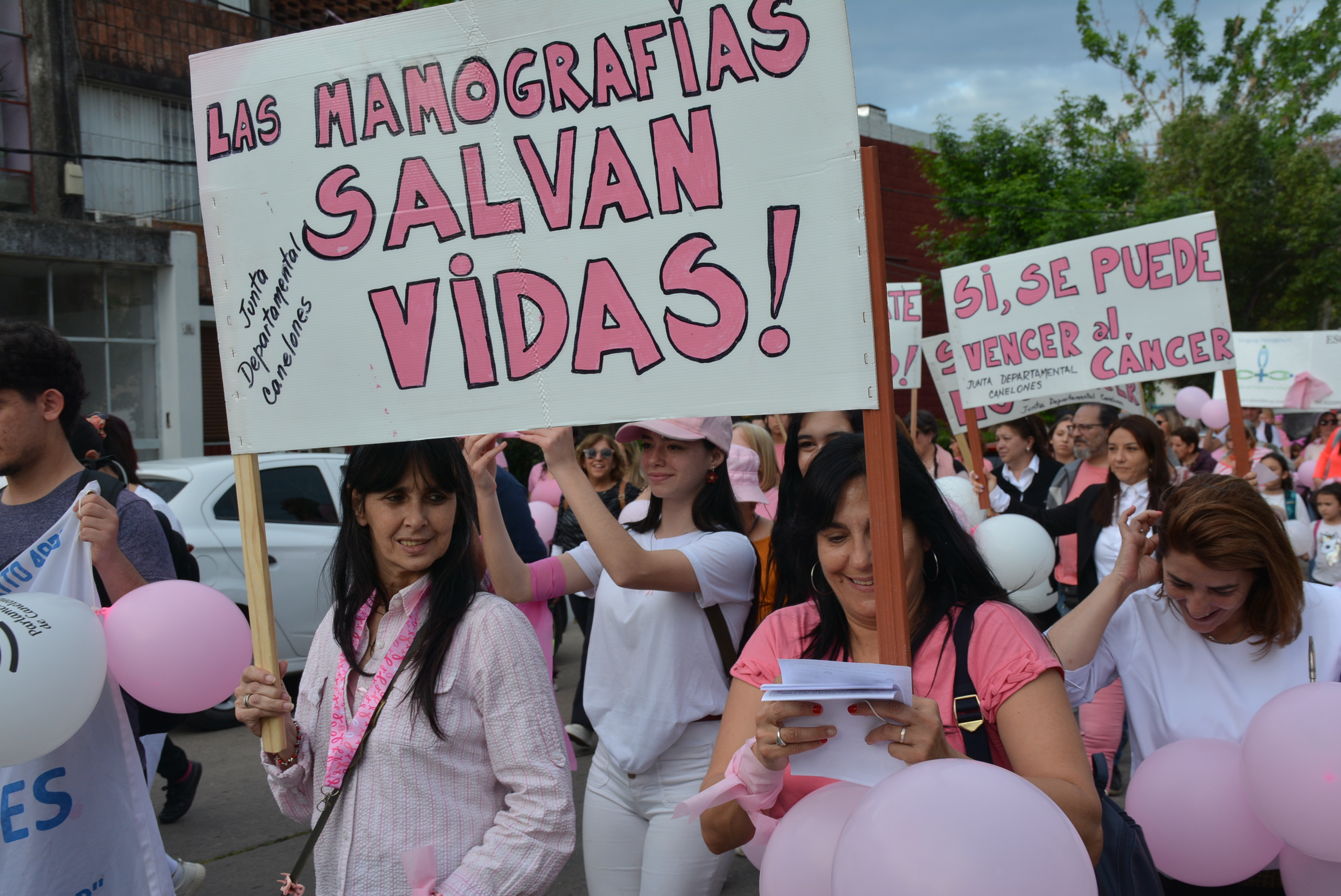 Canelones marchó en conmemoración del Día Mundial de Lucha Contra el Cáncer de Mama Canelones marchó en conmemoración del Día Mundial de Lucha Contra el Cáncer de Mama