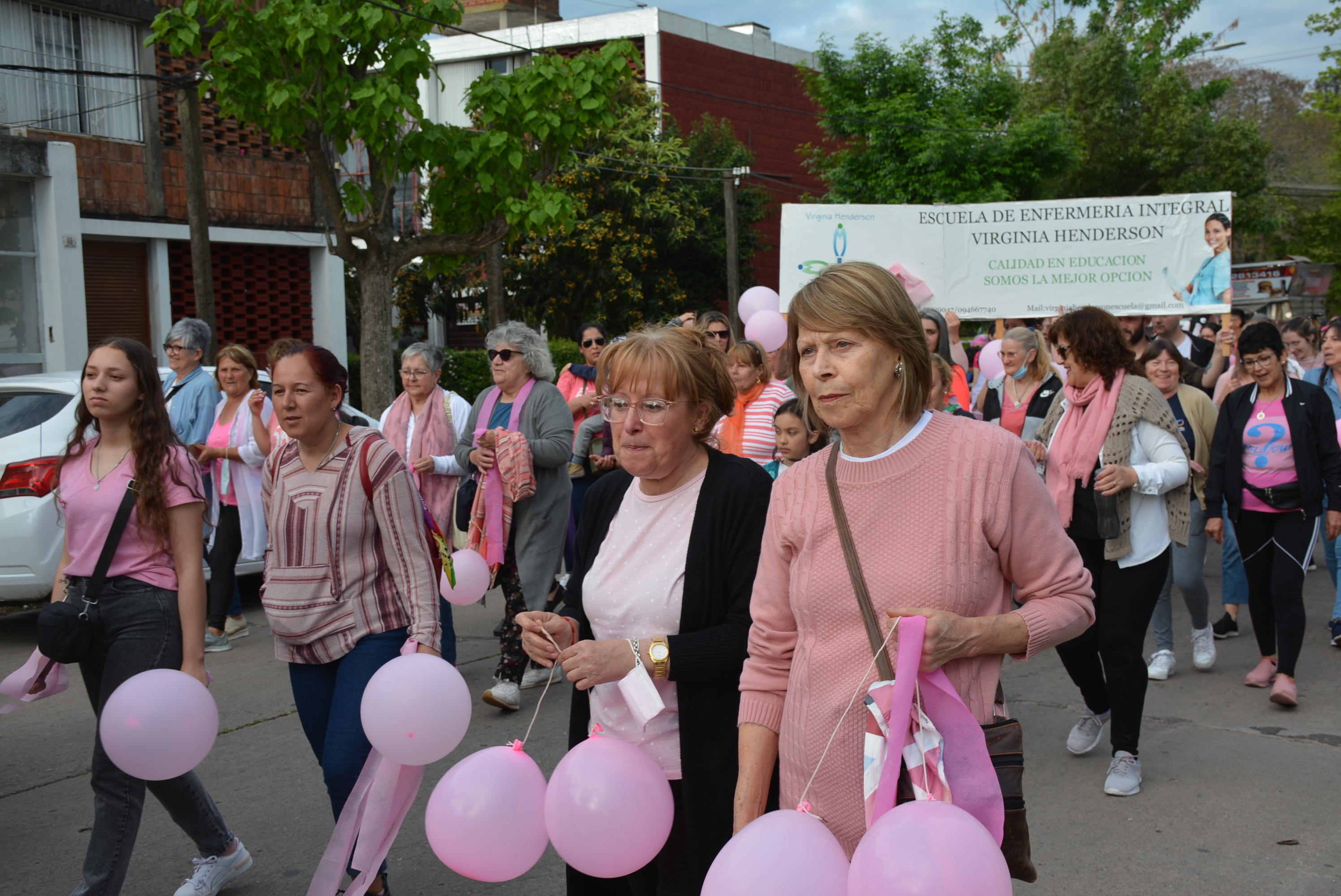 Canelones marchó en conmemoración del Día Mundial de Lucha Contra el Cáncer de Mama Canelones marchó en conmemoración del Día Mundial de Lucha Contra el Cáncer de Mama