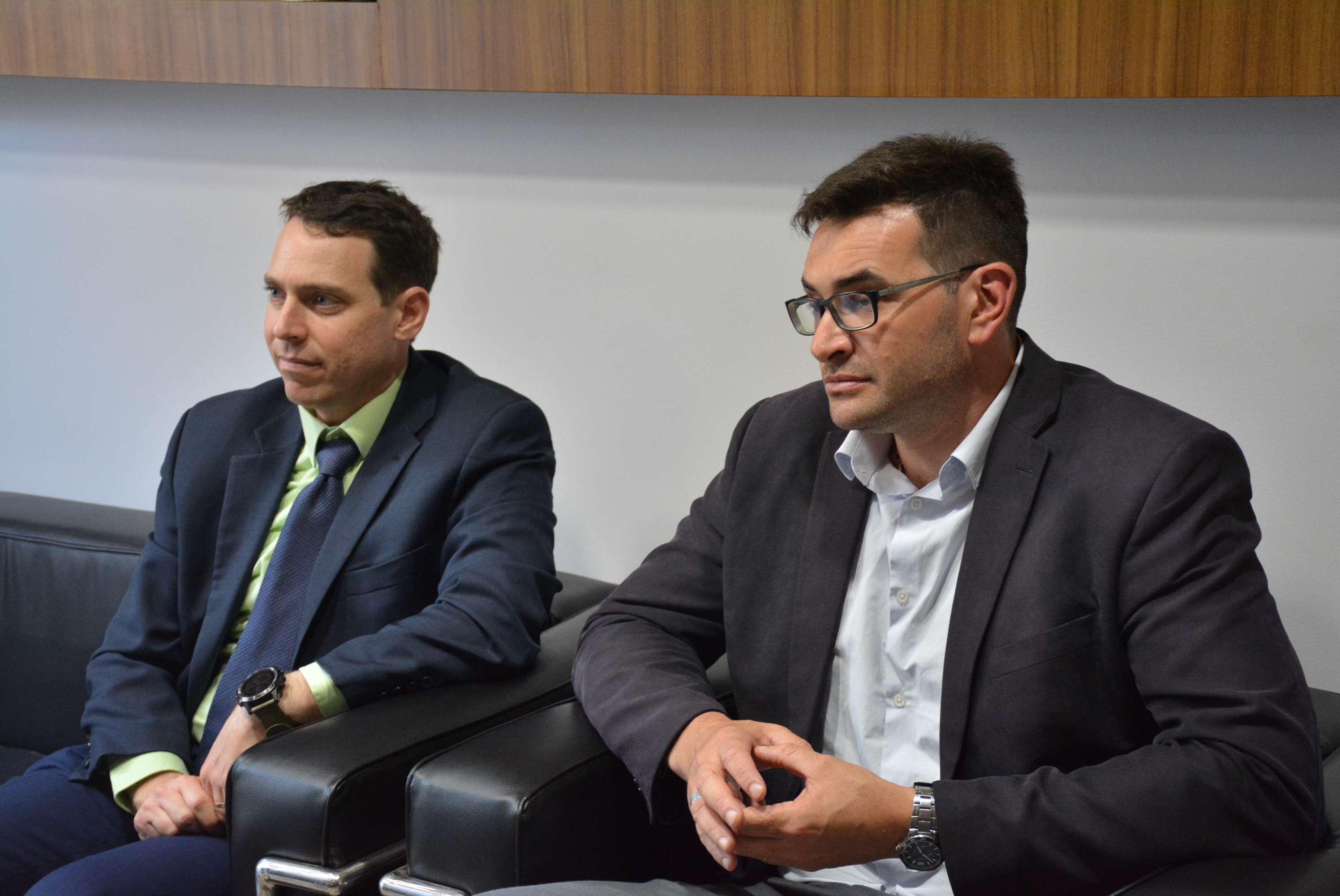 El Asesor en Asuntos Políticos y Económicos de Estados Unidos en Uruguay, David Reynolds, y Martin Clavijo de la Secretaría de Relaciones Internacionales. El Asesor en Asuntos Políticos y Económicos de Estados Unidos en Uruguay, David Reynolds, y Martin Clavijo de la Secretaría de Relaciones Internacionales.