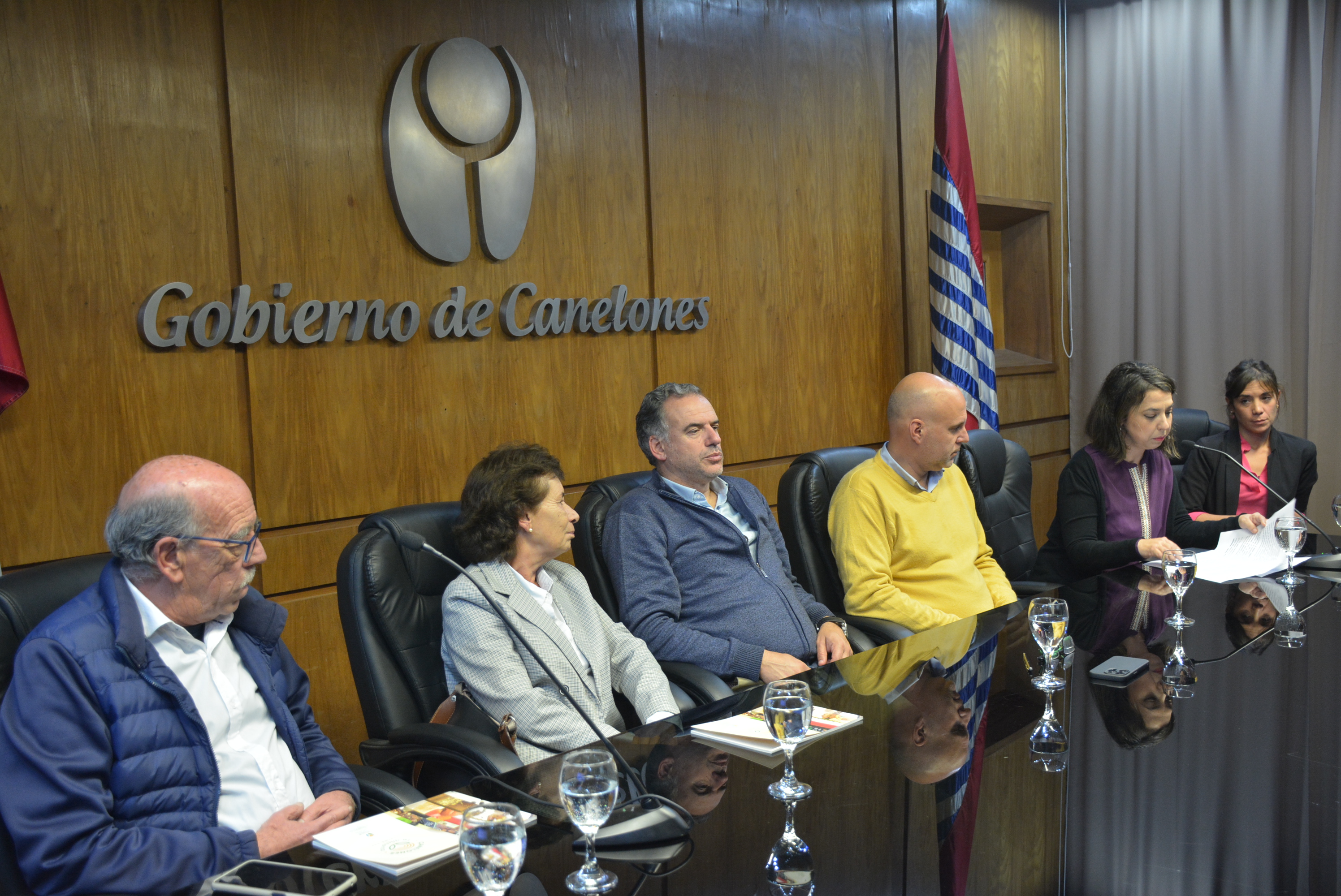 Se realizó una firma de convenio marco entre la Intendencia de Canelones y UTEC Se realizó una firma de convenio marco entre la Intendencia de Canelones y UTEC