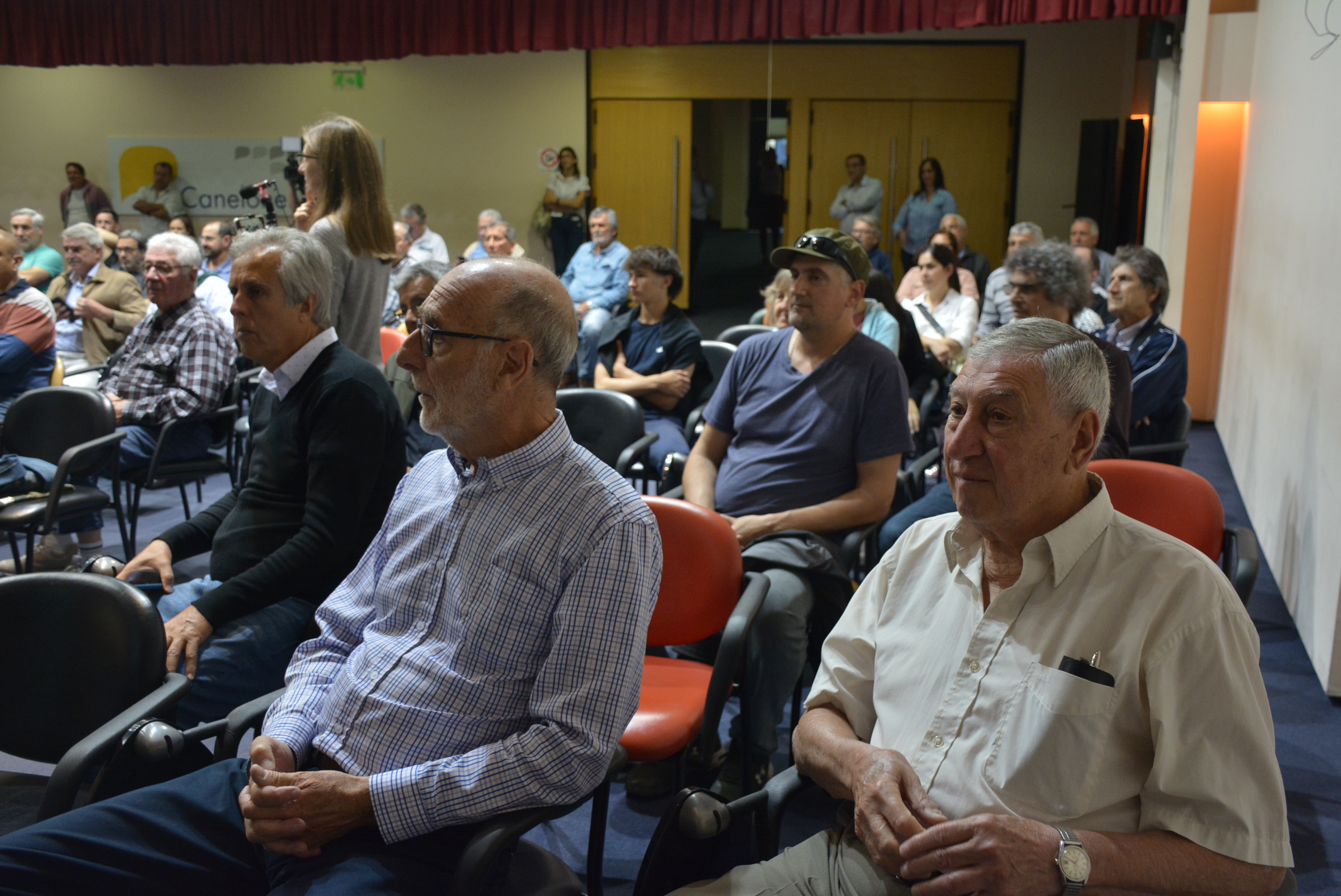 Darling Atlético Club, de la ciudad de Canelones, presentó su nuevo proyecto deportivo en la Sala Lumiere de la capital departamental Darling Atlético Club, de la ciudad de Canelones, presentó su nuevo proyecto deportivo en la Sala Lumiere de la capital departamental