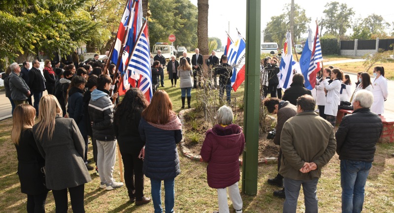 Conmemoración de los 80° aniversario de la masacre de Lídice en la plaza Lídice de la ciudad de Canelones. Conmemoración de los 80° aniversario de la masacre de Lídice en la plaza Lídice de la ciudad de Canelones.