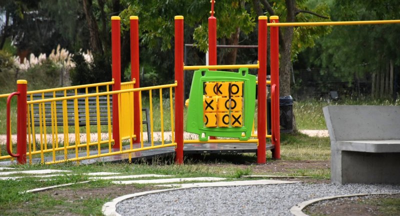 Juego inclusivo instalado en la Plaza Fraternidad (Colonia Nicolich) Juego inclusivo instalado en la Plaza Fraternidad (Colonia Nicolich)