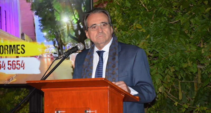 El Subsecretario Ministerio de Turismo, Remo Monzeglio, en el lanzamiento nacional de la temporada otoño-invierno en la Quinta Capurro de Santa Lucía. El Subsecretario Ministerio de Turismo, Remo Monzeglio, en el lanzamiento nacional de la temporada otoño-invierno en la Quinta Capurro de Santa Lucía.