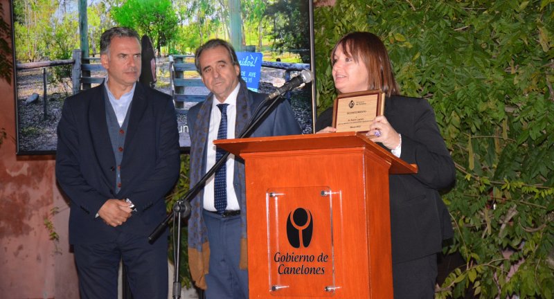 Reconocimiento a Ramón Legnani en el lanzamiento nacional de la temporada otoño-invierno en la Quinta Capurro de Santa Lucía. Reconocimiento a Ramón Legnani en el lanzamiento nacional de la temporada otoño-invierno en la Quinta Capurro de Santa Lucía.