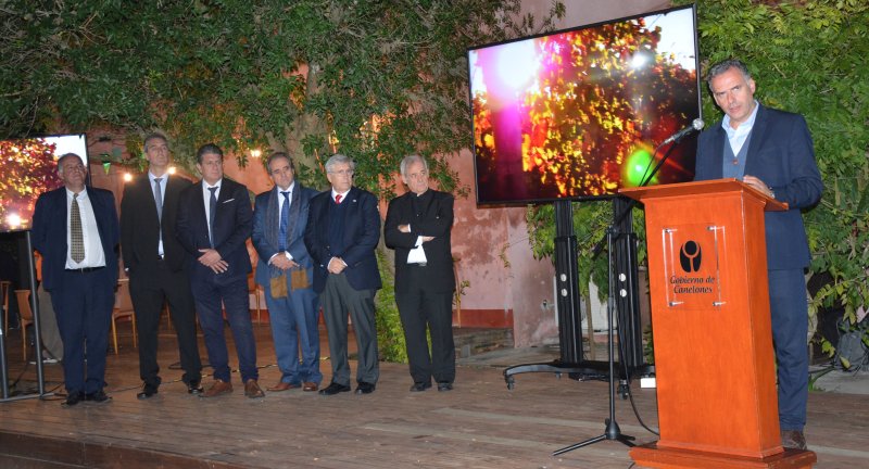 Oratoria del Intendente de Canelones, Yamandú Orsi, en el lanzamiento nacional de la temporada otoño-invierno. Oratoria del Intendente de Canelones, Yamandú Orsi, en el lanzamiento nacional de la temporada otoño-invierno.