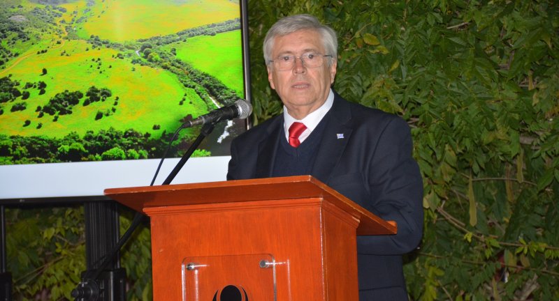 Ministro de Turismo, Tabaré Viera, en el lanzamiento nacional de la temporada otoño-invierno. Ministro de Turismo, Tabaré Viera, en el lanzamiento nacional de la temporada otoño-invierno.