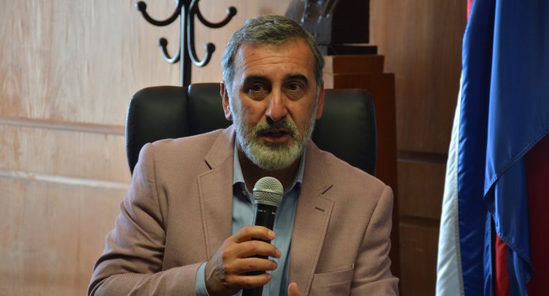 Director de Relaciones Internacionales y Gobierno Abierto, Edison Lanza, en la firma de un acuerdo de cooperación técnica entre Gobierno de Canelones y OIM Director de Relaciones Internacionales y Gobierno Abierto, Edison Lanza, en la firma de un acuerdo de cooperación técnica entre Gobierno de Canelones y OIM