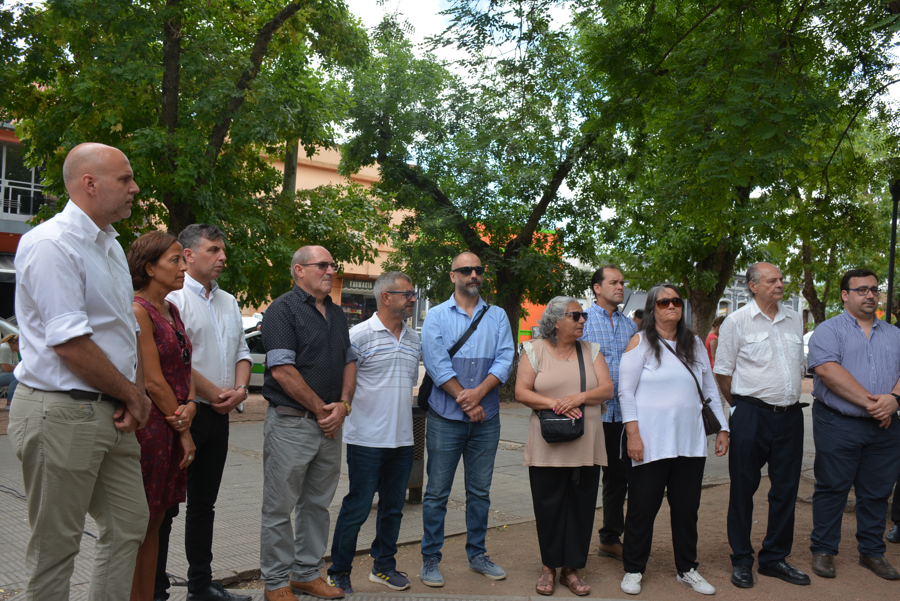 El Secretario General del Gobierno de Canelones, Francisco Legnani, la Directora de Recursos Financieros, Laura Tabárez, el Director de Secretaría de Desarrollo Local y Participación, y concejales y concejalas de Santa Lucía, en la celebración del 240° aniversario de dicha ciudad. El Secretario General del Gobierno de Canelones, Francisco Legnani, la Directora de Recursos Financieros, Laura Tabárez, el Director de Secretaría de Desarrollo Local y Participación, y concejales y concejalas de Santa Lucía, en la celebración del 240° aniversario de dicha ciudad.