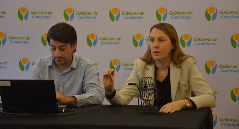 Sorteo Oficinista II en la Intendencia de Canelones. Sorteo Oficinista II en la Intendencia de Canelones.