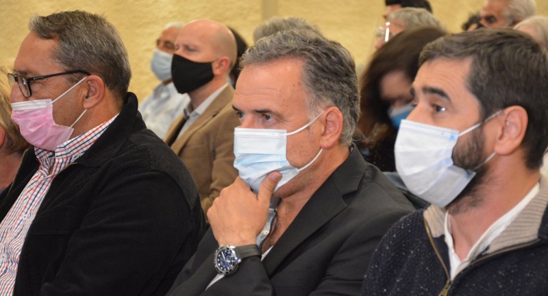 Director de Derechos Humanos del Gobierno de Canelones, Carlos Garolla (izquierda), Intendente de Canelones, Yamandú Orsi (centro), Director de Patrimonio, Federico López (derecha) Director de Derechos Humanos del Gobierno de Canelones, Carlos Garolla (izquierda), Intendente de Canelones, Yamandú Orsi (centro), Director de Patrimonio, Federico López (derecha)