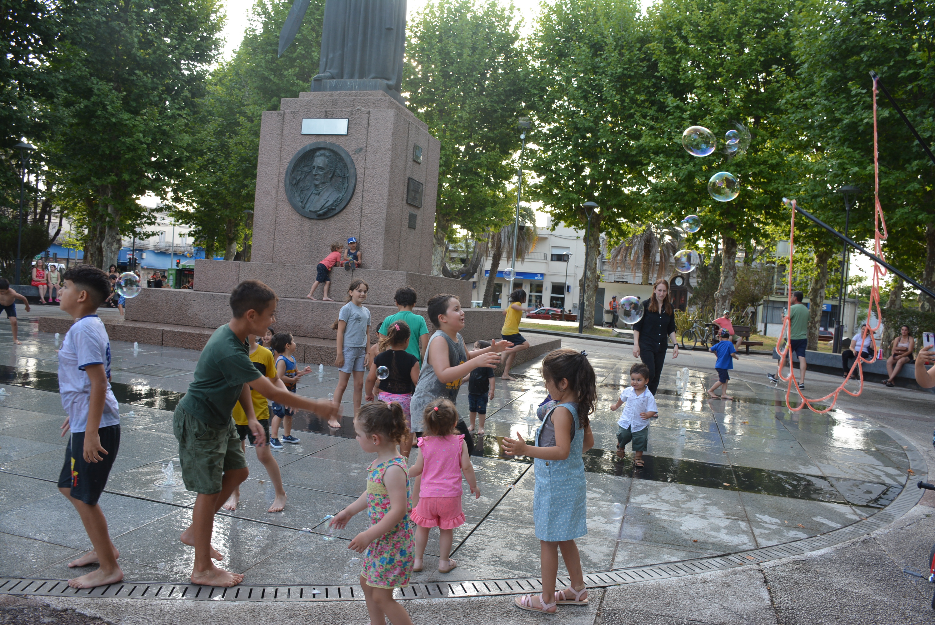 Una plaza llena de música infantil en la capital departamental Una plaza llena de música infantil en la capital departamental