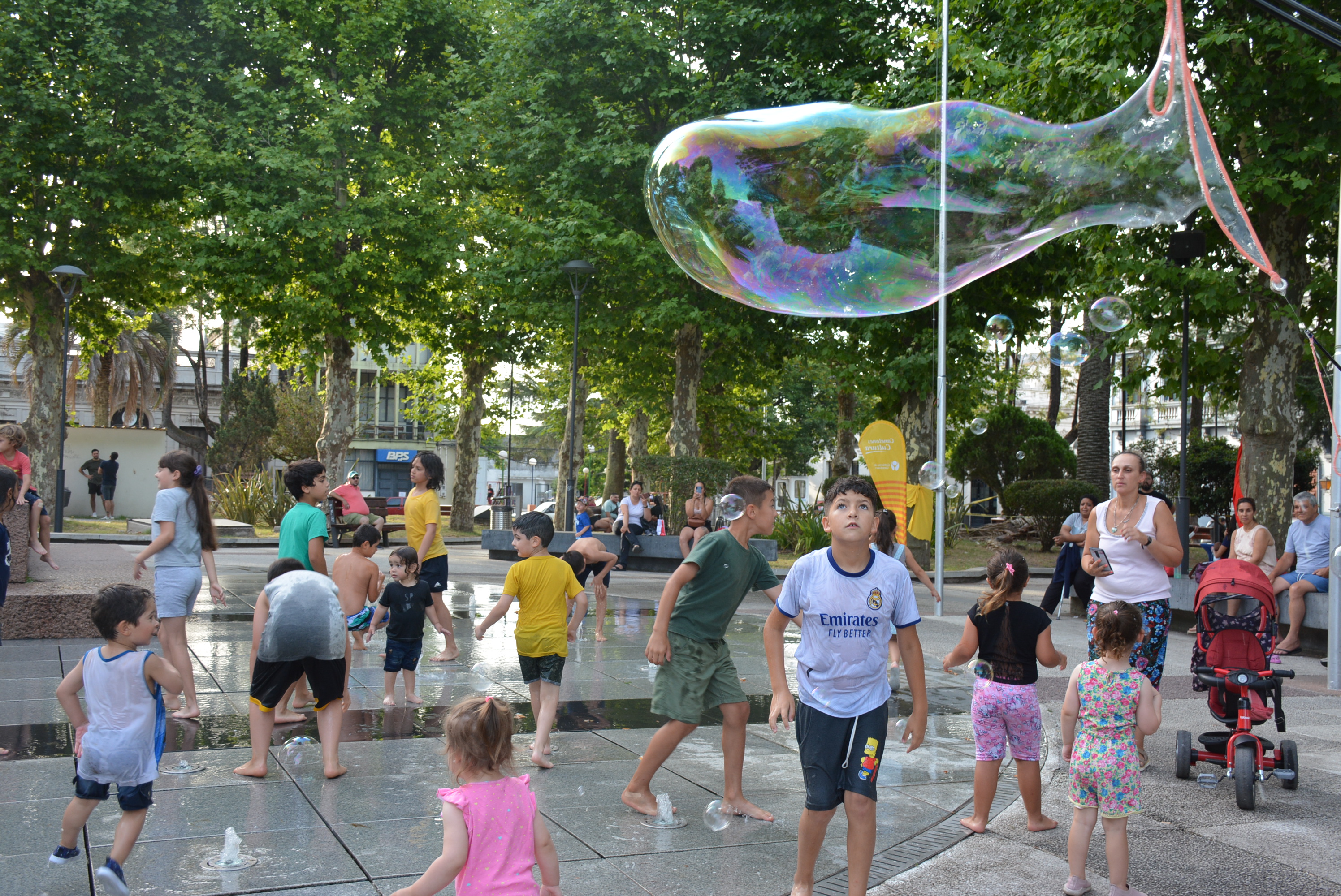 Una plaza llena de música infantil en la capital departamental Una plaza llena de música infantil en la capital departamental