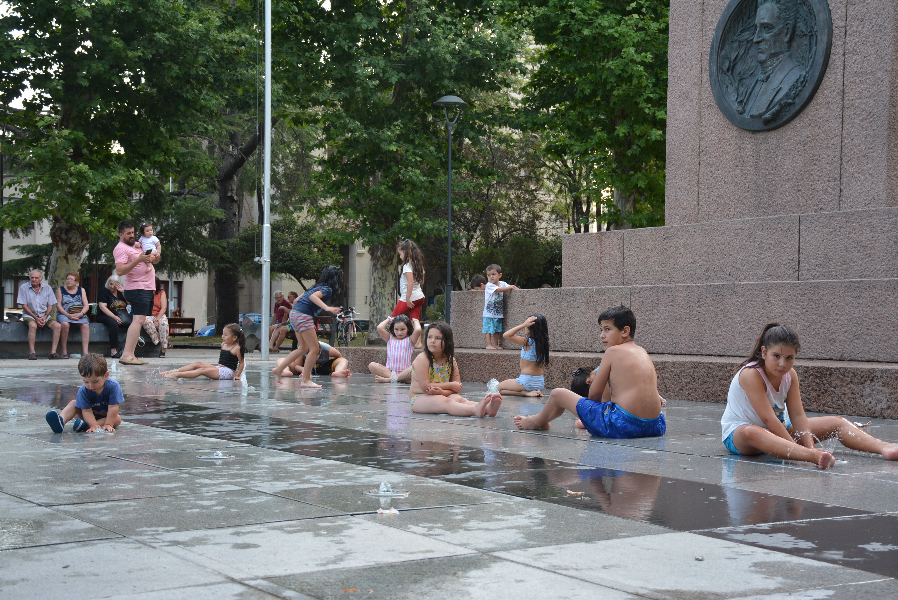 Una plaza llena de música infantil en la capital departamental Una plaza llena de música infantil en la capital departamental