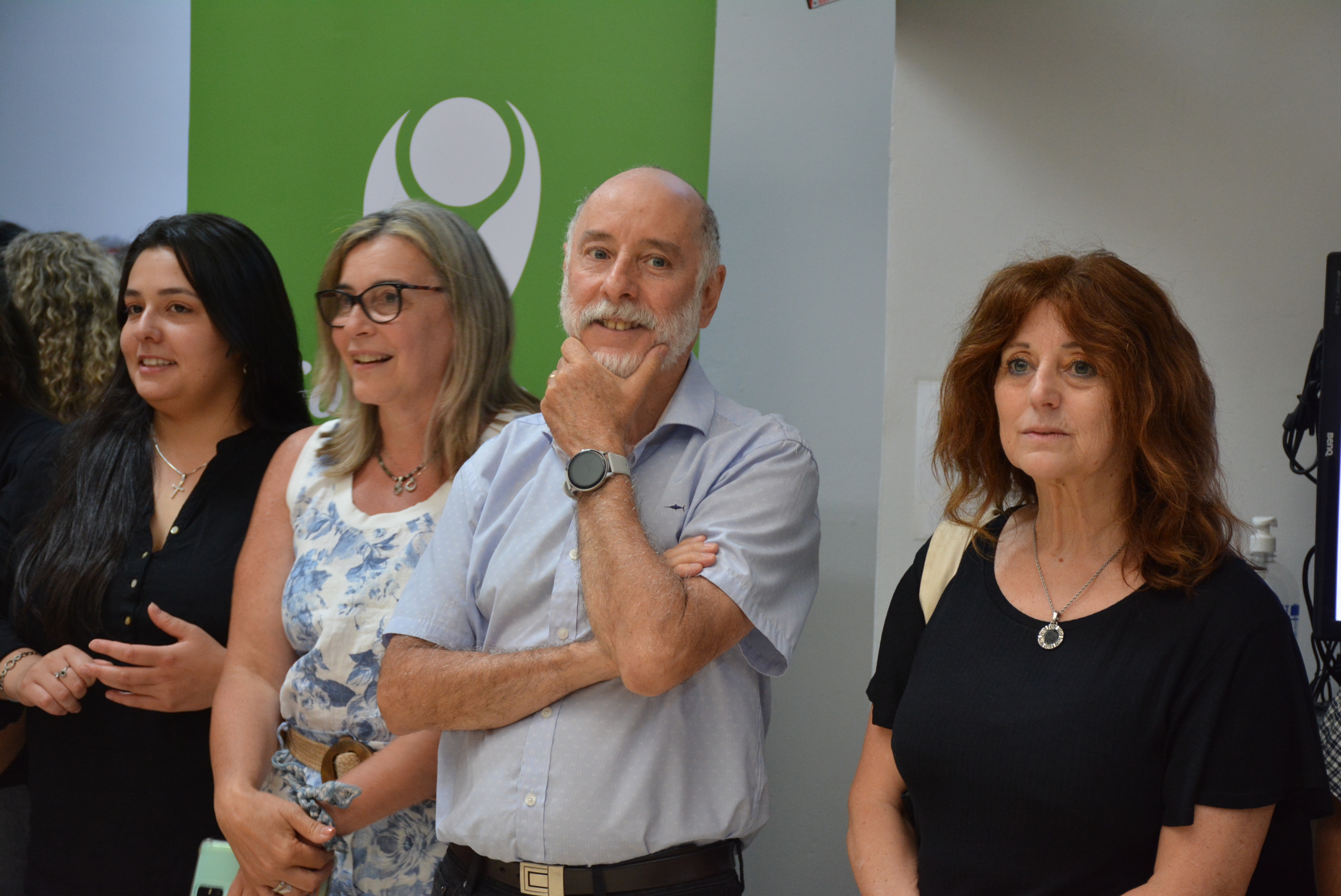 Funcionarios y funcionarias de la Intendencia en el saludo de fin de año realizado en el hall del Palacio Municipal Funcionarios y funcionarias de la Intendencia en el saludo de fin de año realizado en el hall del Palacio Municipal