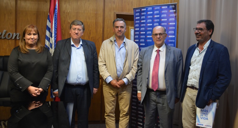 De izquierda a derecha: Directora de Salud, Aracelis Delgado, Secretario General, Francisco Legnani, Intendente de Canelones, Yamandú Orsi, Presidente de Casmu, Raúl Rodríguez, Secretario General de Casmu, Juan José Areosa, y el Coordinador del Gabinete Social, Alarico Rodríguez, en la firma de convenio entre Gobierno de Canelones y Casmu para desarrollar políticas de prevención del cáncer de mama. De izquierda a derecha: Directora de Salud, Aracelis Delgado, Secretario General, Francisco Legnani, Intendente de Canelones, Yamandú Orsi, Presidente de Casmu, Raúl Rodríguez, Secretario General de Casmu, Juan José Areosa, y el Coordinador del Gabinete Social, Alarico Rodríguez, en la firma de convenio entre Gobierno de Canelones y Casmu para desarrollar políticas de prevención del cáncer de mama.