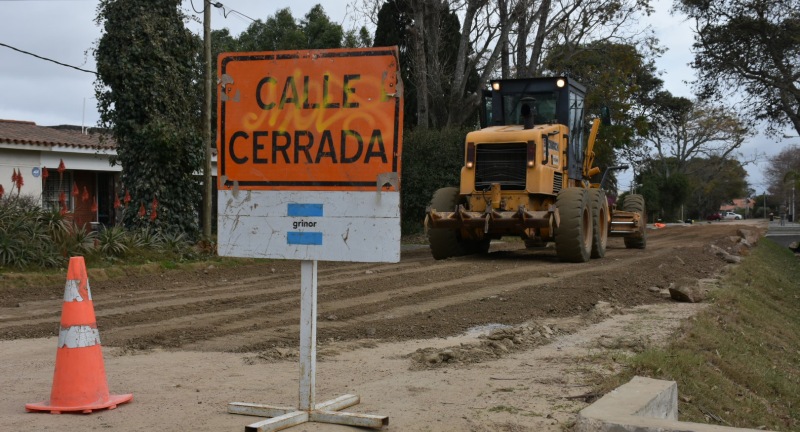 Realización de base para futuro asfaltado Realización de base para futuro asfaltado