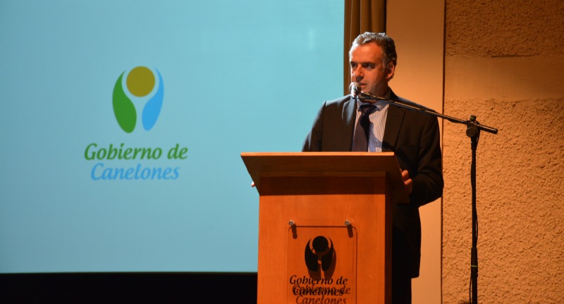 Homenaje a funcionarios y funcionarias municipales por sus 25, 30, 40 y 50 años de labor en el Complejo Cultural Politeama Homenaje a funcionarios y funcionarias municipales por sus 25, 30, 40 y 50 años de labor en el Complejo Cultural Politeama