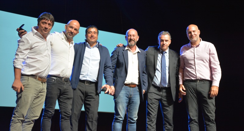 Homenaje a funcionarios y funcionarias municipales por sus 25, 30, 40 y 50 años de labor en el Complejo Cultural Politeama Homenaje a funcionarios y funcionarias municipales por sus 25, 30, 40 y 50 años de labor en el Complejo Cultural Politeama