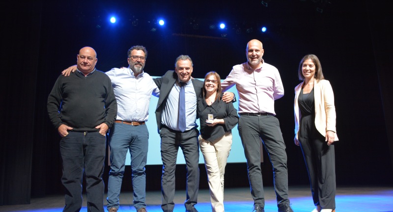 Homenaje a funcionarios y funcionarias municipales por sus 25, 30, 40 y 50 años de labor en el Complejo Cultural Politeama Homenaje a funcionarios y funcionarias municipales por sus 25, 30, 40 y 50 años de labor en el Complejo Cultural Politeama