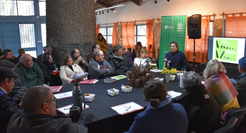 Presentación de la mesa de trabajo para Programa Forestal del Parque Roosevelt Presentación de la mesa de trabajo para Programa Forestal del Parque Roosevelt