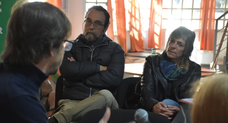 Director de Espacios Públicos, Martin Barindelli junto a la Pro Secretaria del Gobierno de Canelones, Silvana Nieves, en mesa de trabajo para Programa Forestal del Parque Roosevelt Director de Espacios Públicos, Martin Barindelli junto a la Pro Secretaria del Gobierno de Canelones, Silvana Nieves, en mesa de trabajo para Programa Forestal del Parque Roosevelt